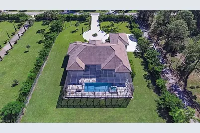 379 25th St NW, Naples, FL 34120 - Photo 10