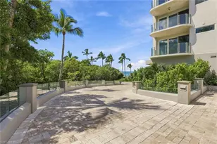 10 Seagate Dr, Naples, FL 34103 - Photo 42