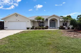 7 Bunker Rd, Rotonda West, FL 33947 - Photo 1