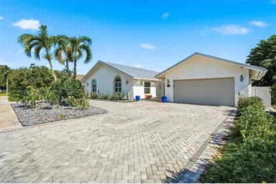 2467 Pine Woods Cir #3, Naples, FL 34105 - Photo 2