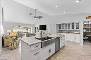 2467 Pinewoods Cir, Naples, FL 34105 - Photo 24
