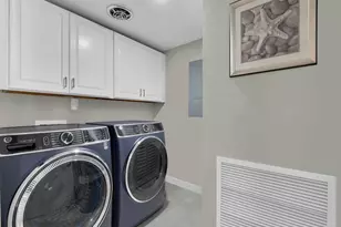 222 Harbour Dr, Naples, FL 34103 - Photo 30