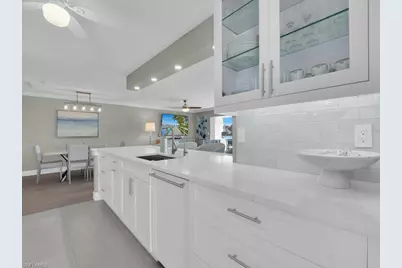 222 Harbour Dr #103, Naples, FL 34103 - Photo 6
