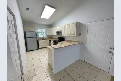 2178 Arbour Walk Cir #2324, Naples, FL 34109 - Photo 4