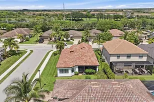 9201 Woodhurst Dr, Naples, FL 34120 - Photo 30