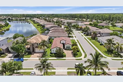 9201 Woodhurst Dr, Naples, FL 34120 - Photo 32
