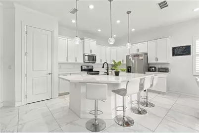 9201 Woodhurst Dr, Naples, FL 34120 - Photo 12