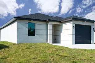 134 Francis Ave, Fort Myers, FL 33916 - Photo 2