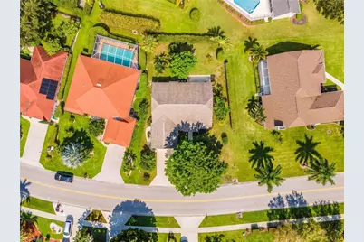 590 Lambton Ln, Naples, FL 34104 - Photo 28