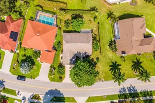 590 Lambton Ln, Naples, FL 34104 - Photo 28