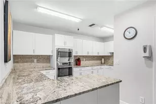 590 Lambton Ln, Naples, FL 34104 - Photo 32
