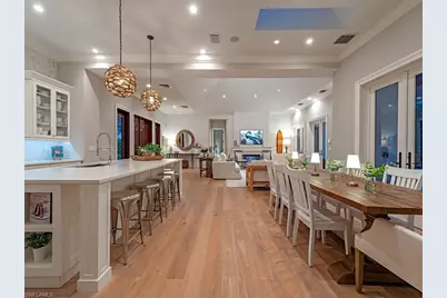 131 3rd St N, Naples, FL 34102 - Photo 8
