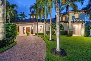 131 3rd St N, Naples, FL 34102 - Photo 1