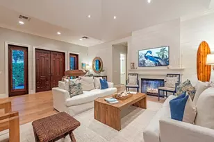 131 3rd St N, Naples, FL 34102 - Photo 2