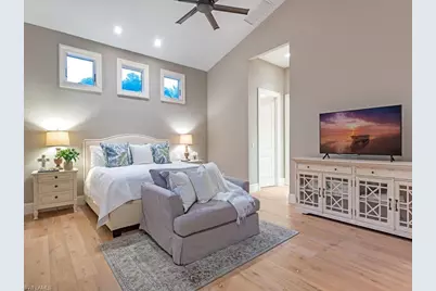 131 3rd St N, Naples, FL 34102 - Photo 12