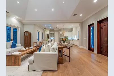 131 3rd St N, Naples, FL 34102 - Photo 6