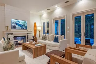 131 3rd St N, Naples, FL 34102 - Photo 4