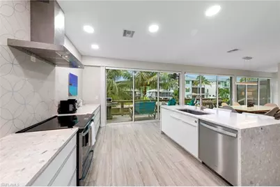 1282 Venetian Way, Naples, FL 34110 - Photo 12