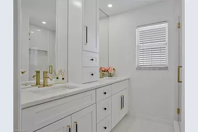821 Gulf Pavilion Dr #206, Naples, FL 34108 - Photo 10