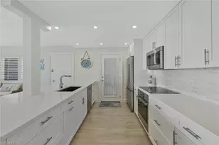 222 Harbour Dr, Naples, FL 34103 - Photo 8