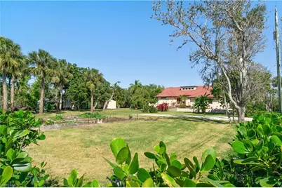 27557 Shore Dr, Bonita Springs, FL 34134 - Photo 10