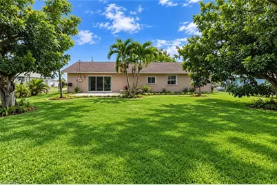 715 SE 9th Ave, Cape Coral, FL 33990 - Photo 14