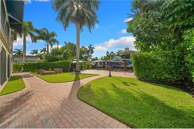 1560 Osprey Ave, Naples, FL 34102 - Photo 48