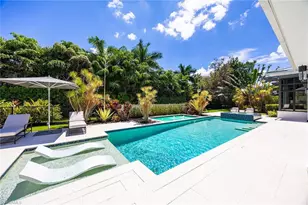 1300 Nautilus Rd, Naples, FL 34102 - Photo 4