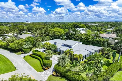 1300 Nautilus Rd, Naples, FL 34102 - Photo 10