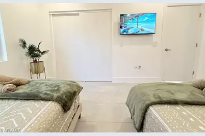 3911 NE 16th Pl, Cape Coral, FL 33909 - Photo 16