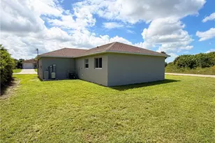 713 Cardinal St E, Lehigh Acres, FL 33974 - Photo 16