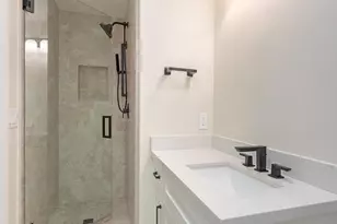 5520 Cynthia Ln, Naples, FL 34112 - Photo 14