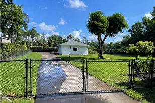 5520 Cynthia Ln, Naples, FL 34112 - Photo 30