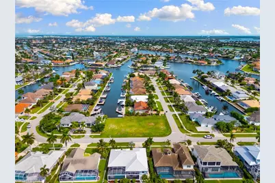 960 Bonita Ct, Marco Island, FL 34145 - Photo 2