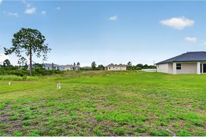454 Mercedes Ct, Lehigh Acres, FL 33972 - Photo 46