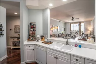 450 Bayfront Pl, Naples, FL 34102 - Photo 6