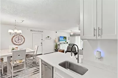 8960 Colonnades Ct E #915, Bonita Springs, FL 34135 - Photo 12