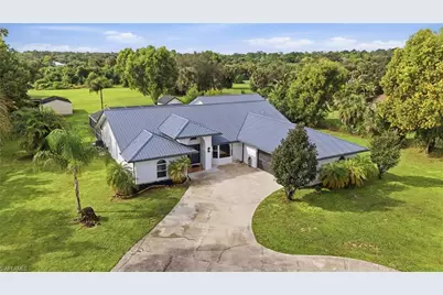 260 20th Ave NE, Naples, FL 34120 - Photo 2