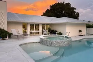 10805 Winterview Dr, Naples, FL 34109 - Photo 4