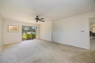 576 Retreat Dr, Naples, FL 34110 - Photo 12