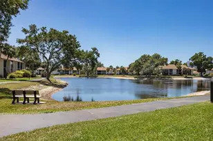 576 Retreat Dr, Naples, FL 34110 - Photo 24