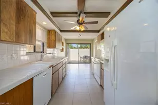 576 Retreat Dr, Naples, FL 34110 - Photo 6