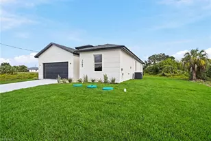 3065 Adcock Dr, Labelle, FL 33935 - Photo 2