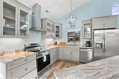 323 Washington Ct, Fort Myers Beach, FL 33931 - Photo 10
