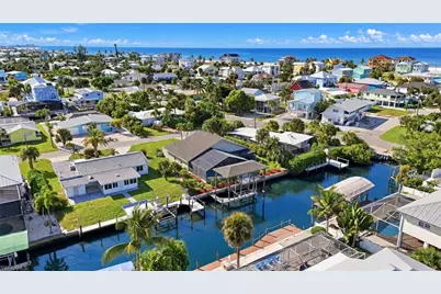 323 Washington Ct, Fort Myers Beach, FL 33931 - Photo 4