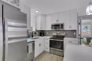 10701 Gulf Shore Dr, Naples, FL 34108 - Photo 6