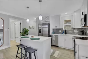 10701 Gulf Shore Dr, Naples, FL 34108 - Photo 4