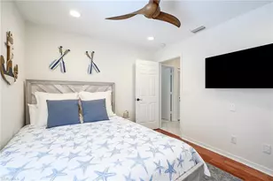 613 Beachwalk Cir, Naples, FL 34108 - Photo 20