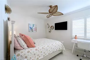613 Beachwalk Cir, Naples, FL 34108 - Photo 18