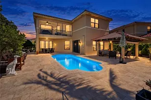 2759 Cinnamon Bay Cir, Naples, FL 34119 - Photo 2